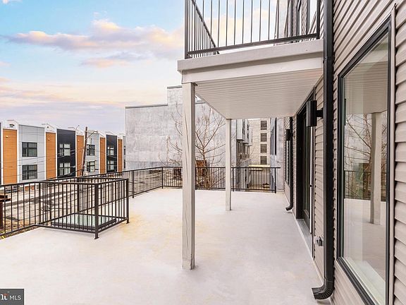 2nd image of 2002 Frankford Ave #201