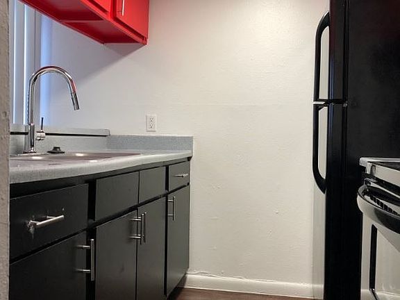 2nd image of 2302 Durwood St APT 113
