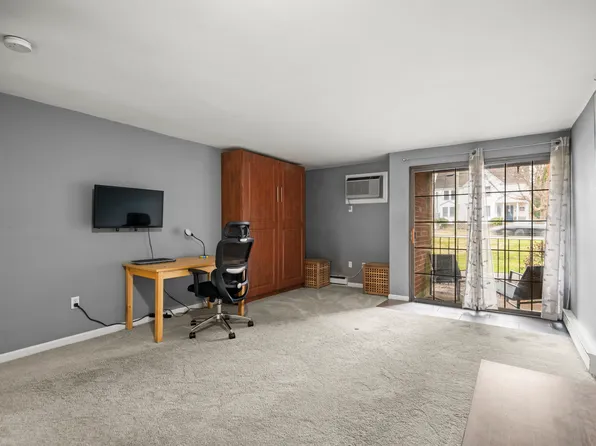 42 N Main St APT 50, West Hartford, CT 06107