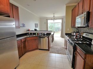 394 Chesapeake Ln, Oswego, IL 60543