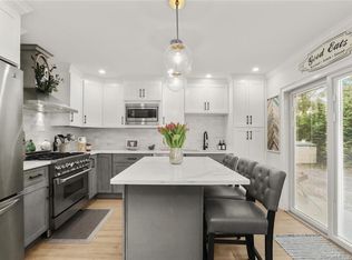 243 Sun Dance Rd, Stamford, CT 06905