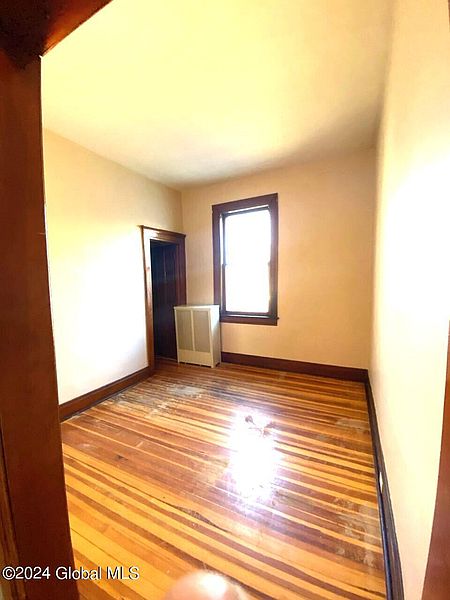 5th image of 56 Saratoga Avenue