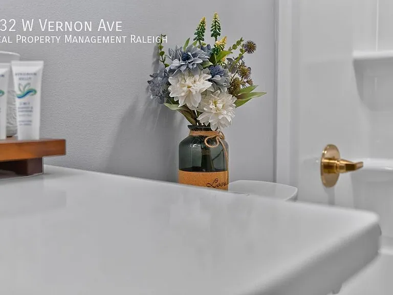 132 W Vernon Ave — Photo 19