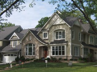 667 N Webster St, Naperville, IL 60540