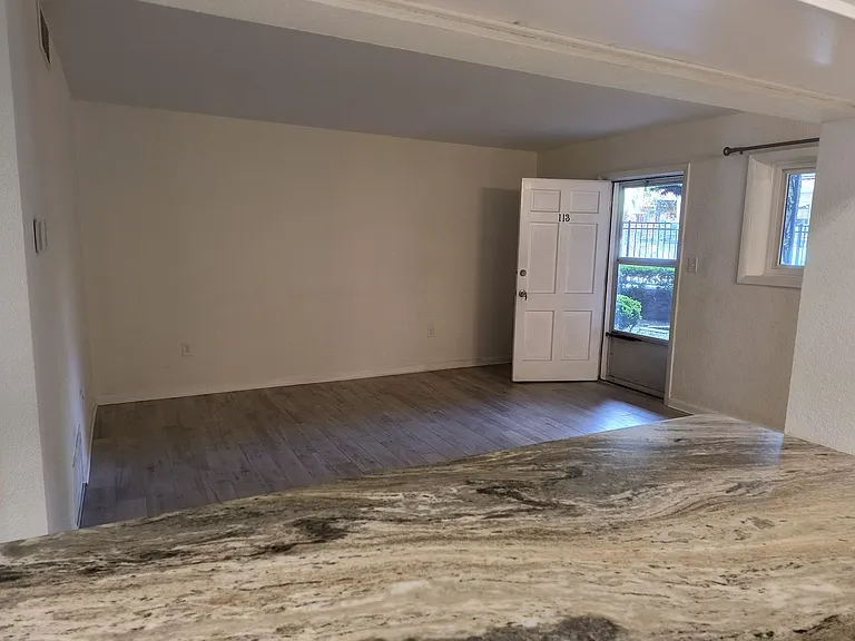 300 Bayou Blvd #113 — Photo 10