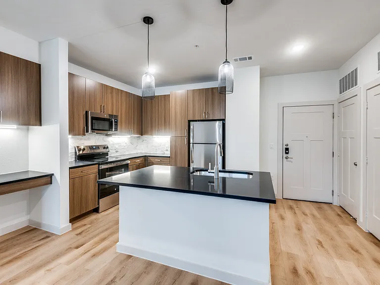 Burnett Lofts at Bishop Ridge — Photo 15