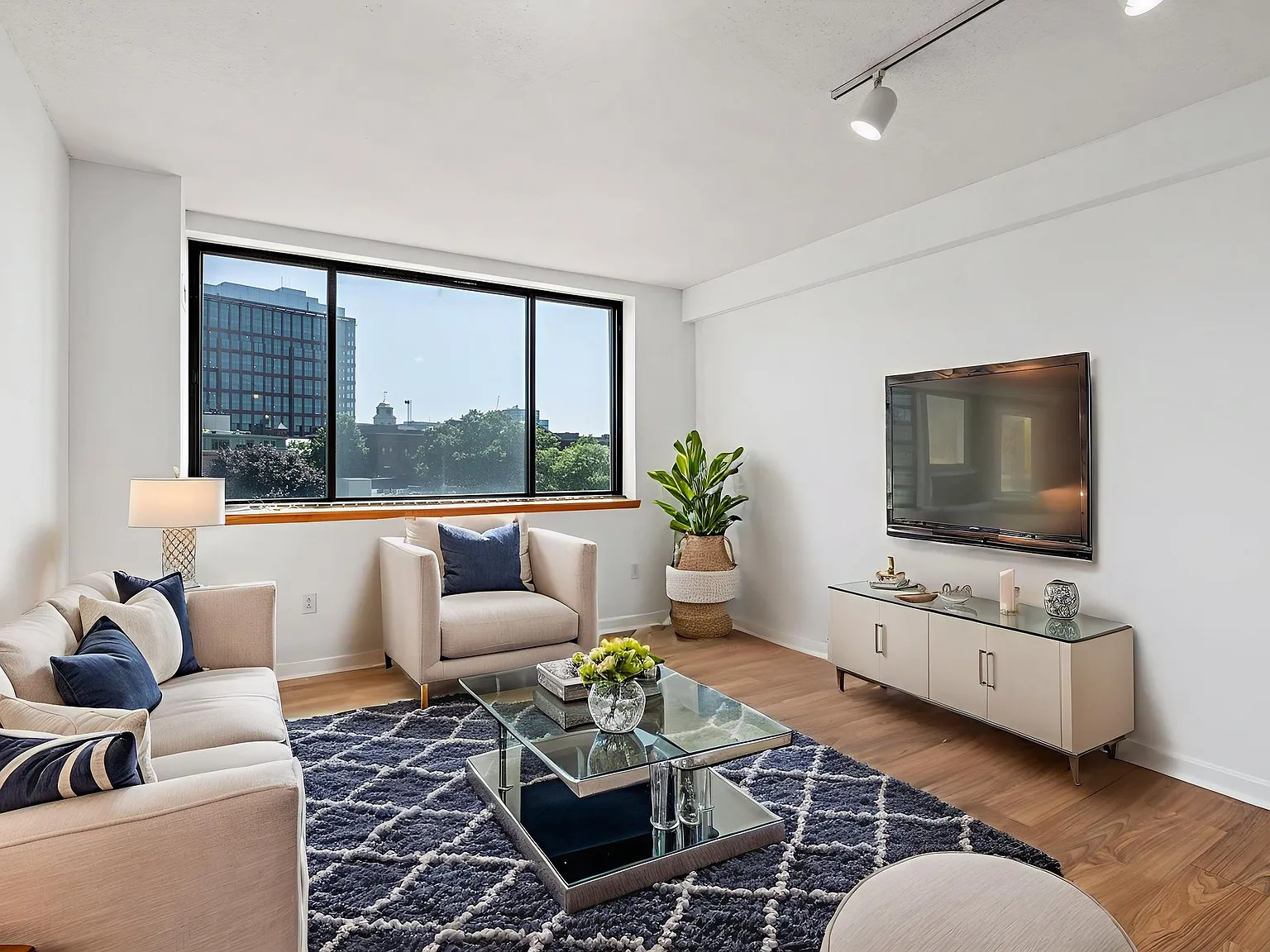 1 bed, 608 sqft, $2,895 — Photo 1