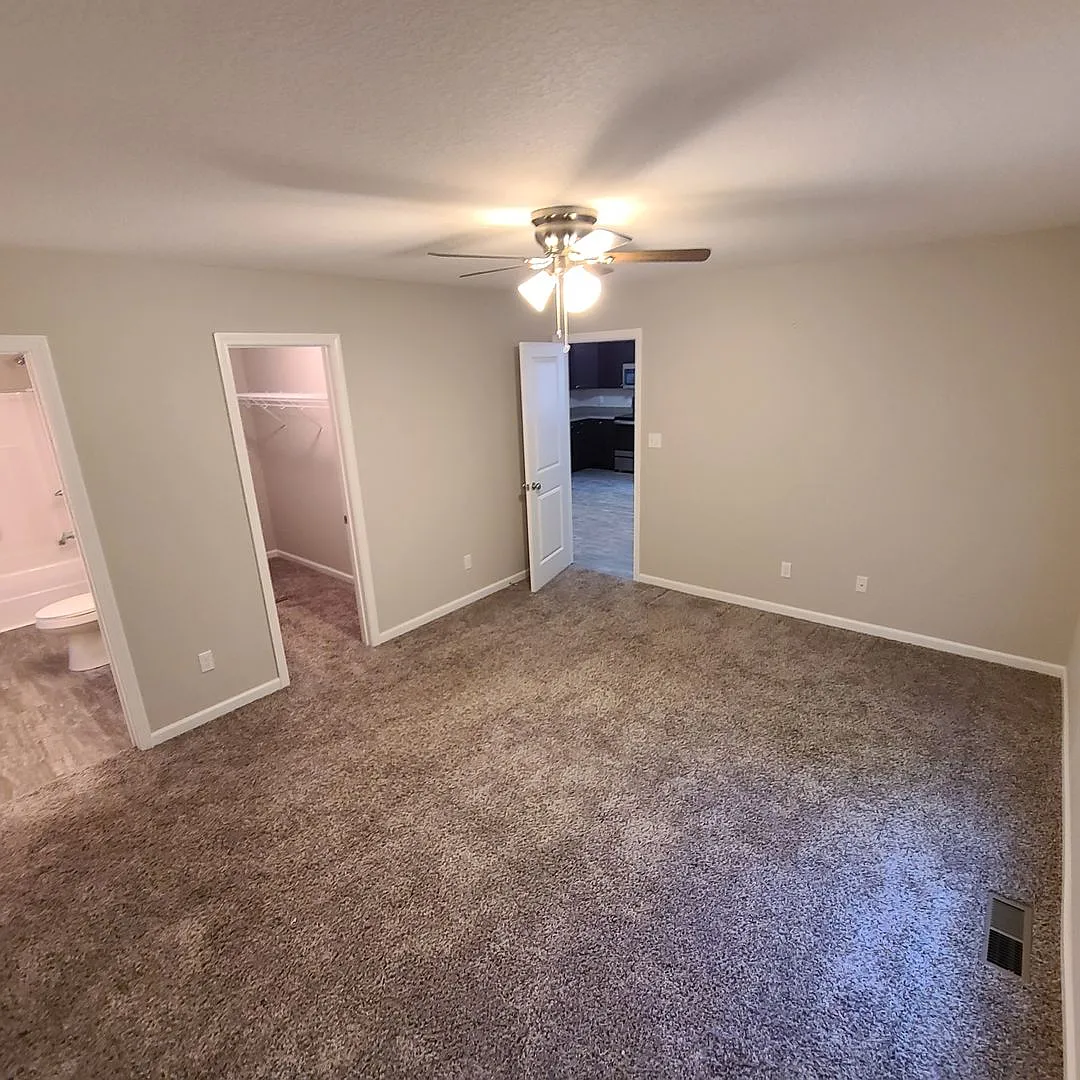 3 bed, 2.0 bath, 1316 sqft, $2,100 — Photo 4