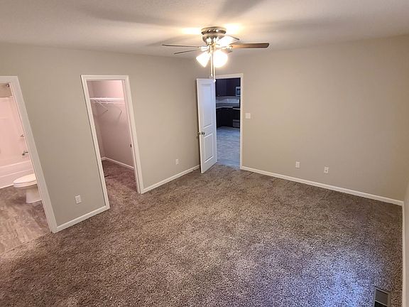 4th image of 2101 Nadine St