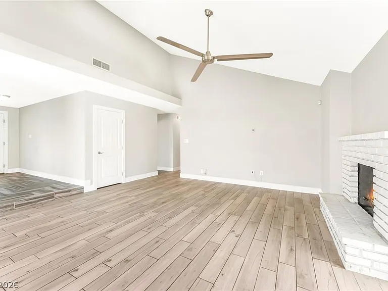 1713 Barnard Dr — Photo 11