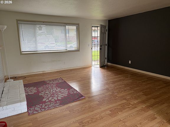 2nd image of 10412 NE 71st St
