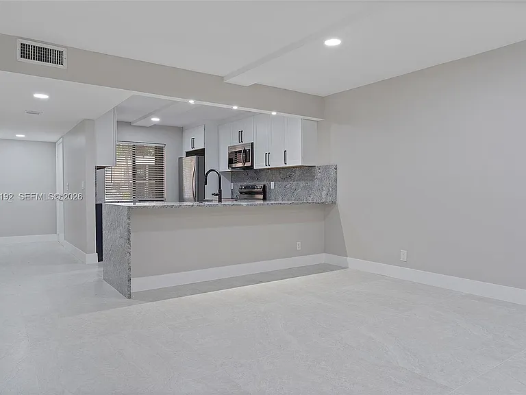 193 Lakeview Dr #103 — Photo 17
