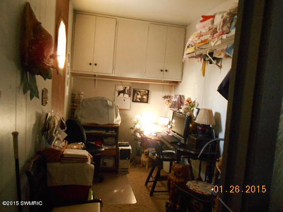 5th image of 25603 Davis Lake St