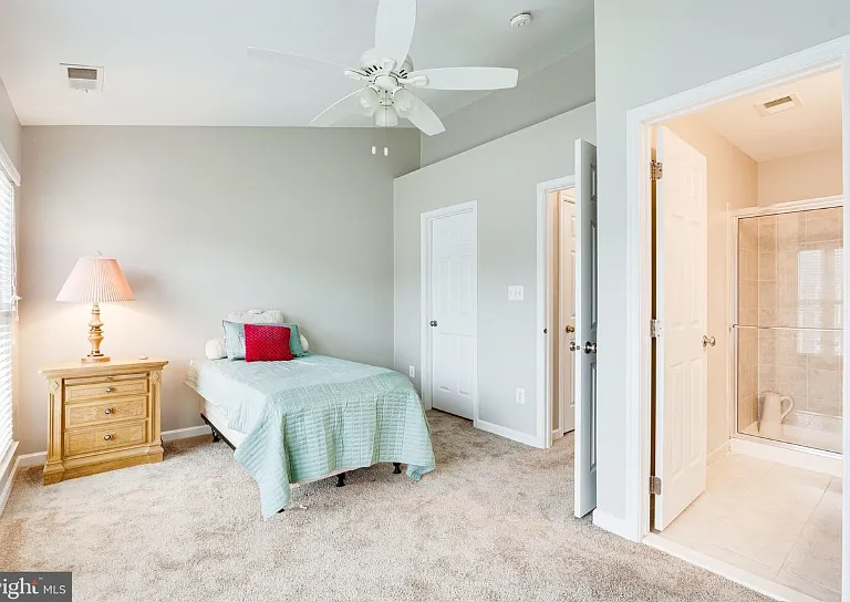 25124 Neptune Ter — Photo 12