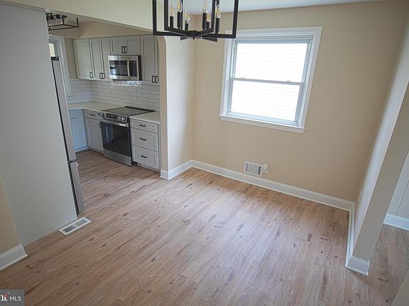 5th image of 180 Carroll Rd