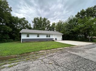 808 Clay St, Pleasant Hill, MO 64080
