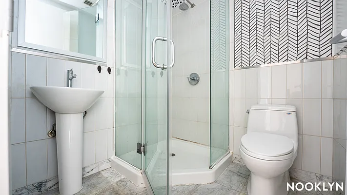 Rented by Nooklyn NYC LLC | media 19