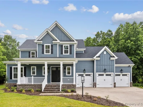 104 Tucker Ct, Carrollton, VA 23314