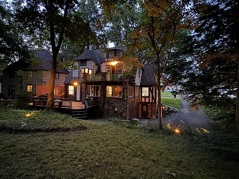 554 Greenvale Dr — Photo 8