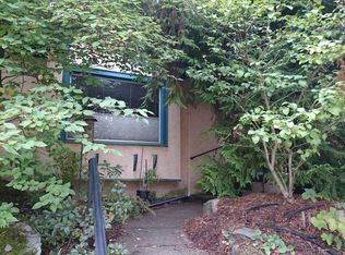 559 N 74th St, Seattle, WA 98103