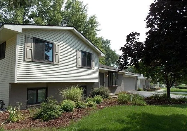 439 Tanview Dr photo 1