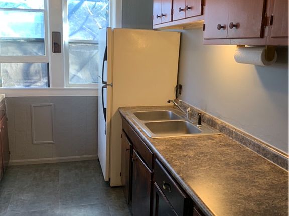 3rd image of 311 32nd Ave S