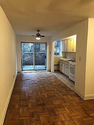 2nd image of 112 Willow St APT 1B