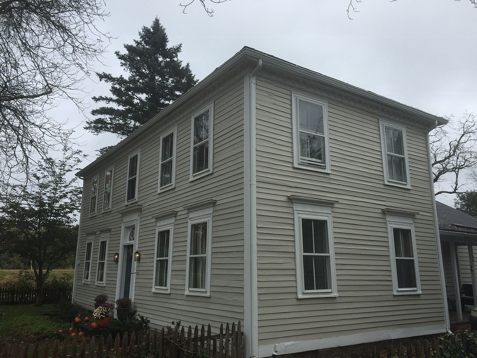2 West St, Hadley, MA 01035 Zillow
