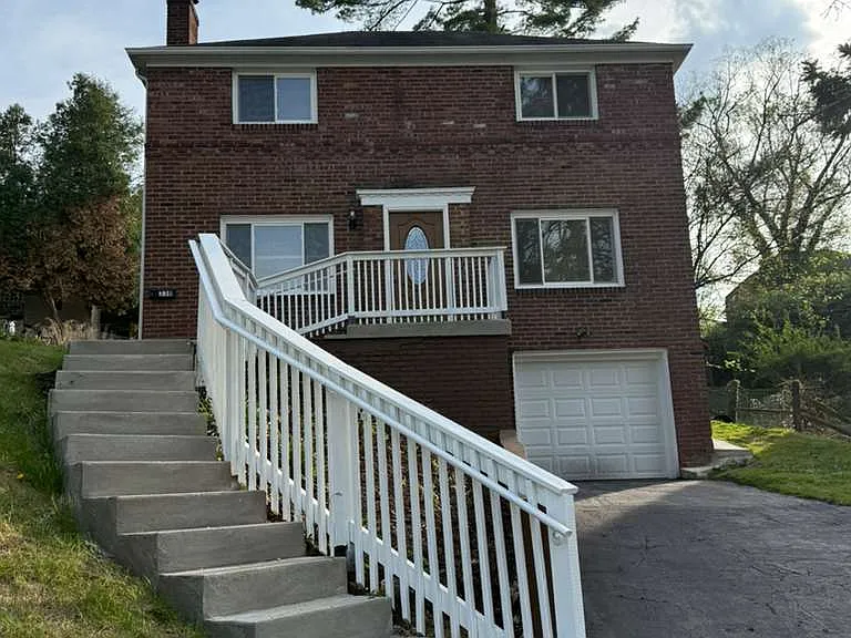 338 Caryl Dr — Photo 1