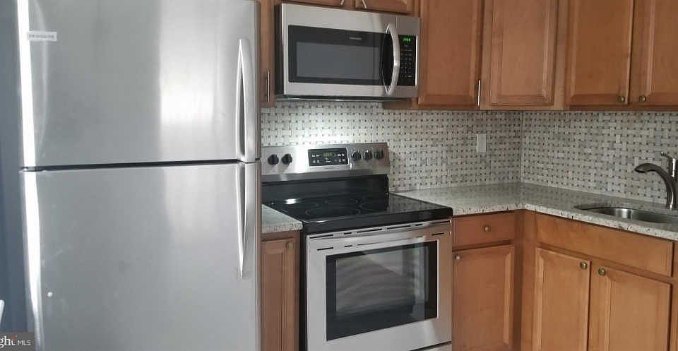1st image of 401 Shurs Ln #2A