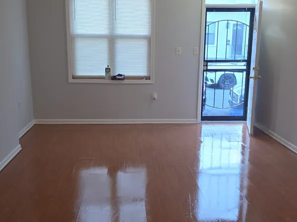 4829 Hawthorne St, Philadelphia, PA 19124