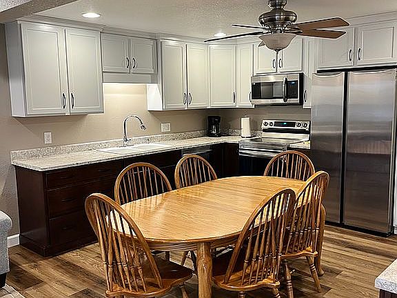 4th image of 141 Lakeview Blvd