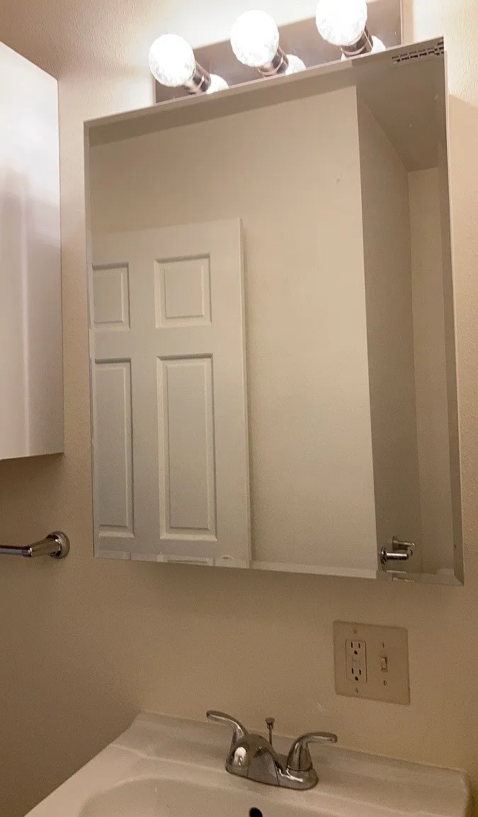 2 bed, $910 — Photo 3
