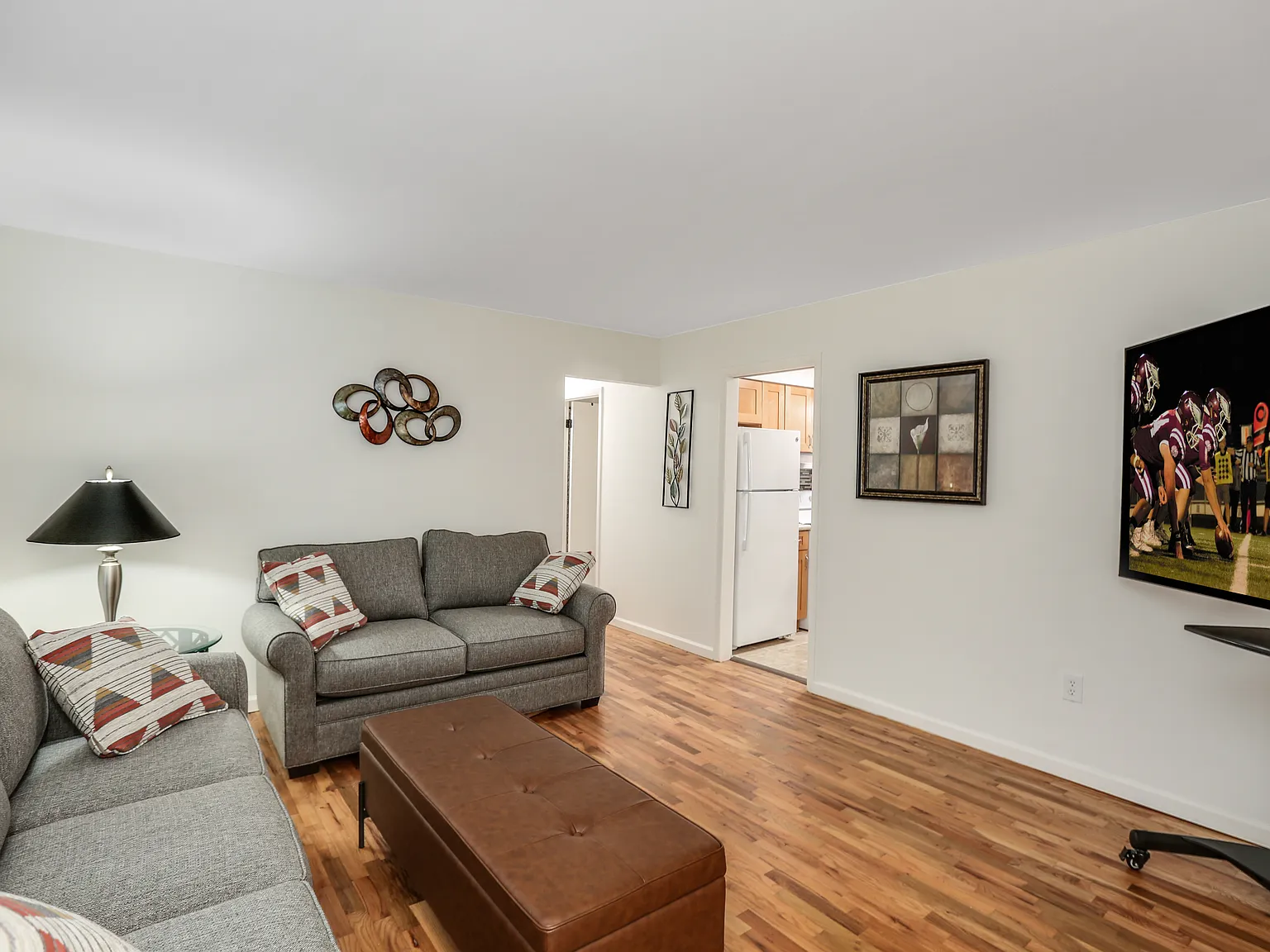 Fully Furnished short term rental — Photo 2