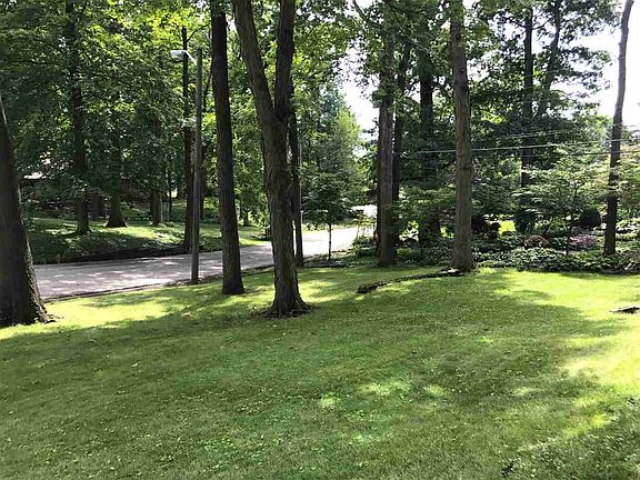 5th image of 610 Stewart Dr