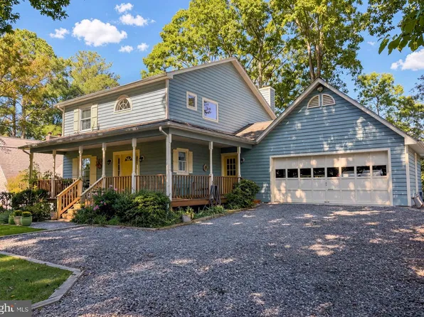 234 Harbor Dr, Lusby, MD 20657