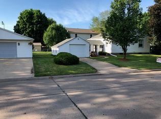 1852 44th St, Rock Island, IL 61201