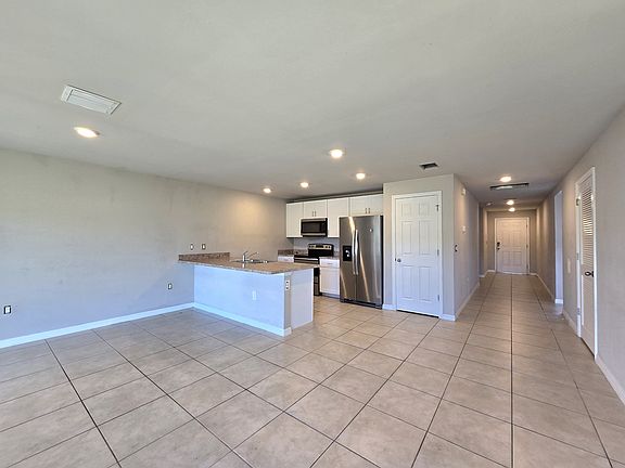 3rd image of 21519 Dranson Ave