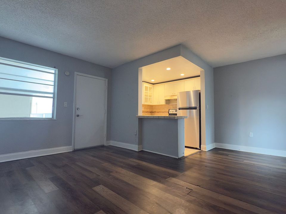 1st image of 3536 NE 168th St APT 402