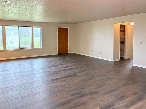 5th image of 481 Strader Rd