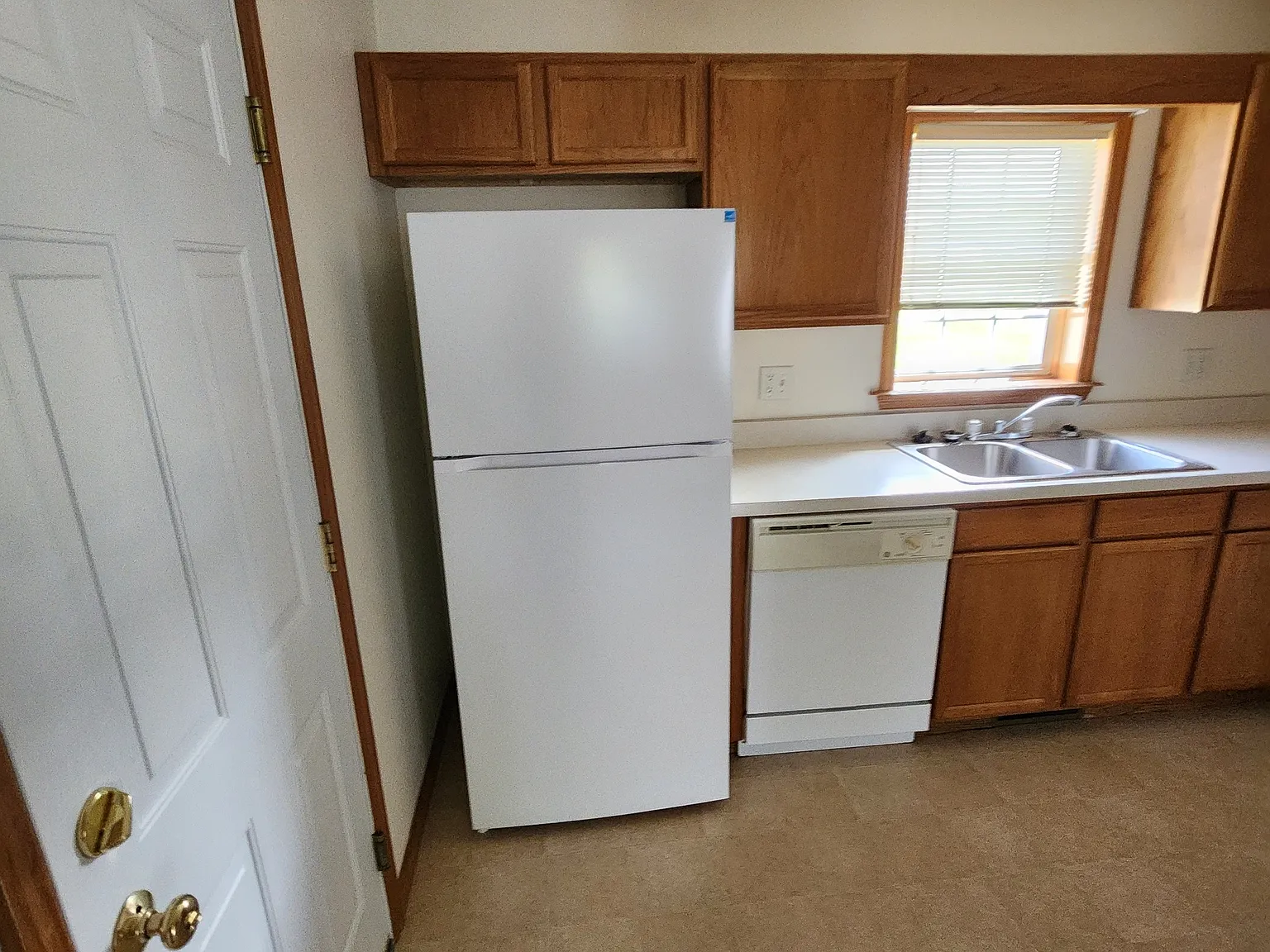 380 Browns Ln — Photo 3