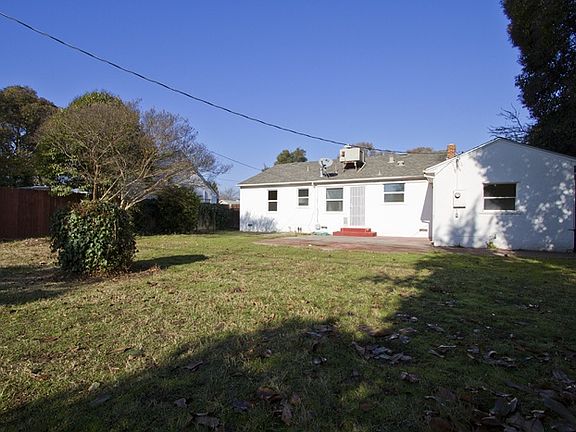 5th image of 1940 W Princeton Ave