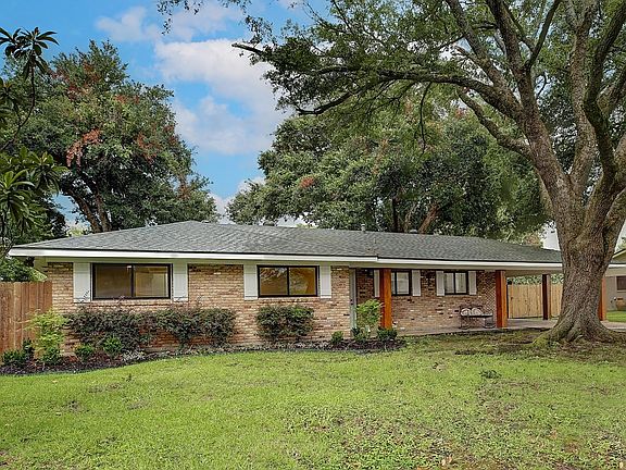 2nd image of 305 Marilyn Dr