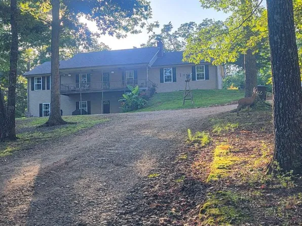 1605 Cody Rd, Mount Airy, GA 30563
