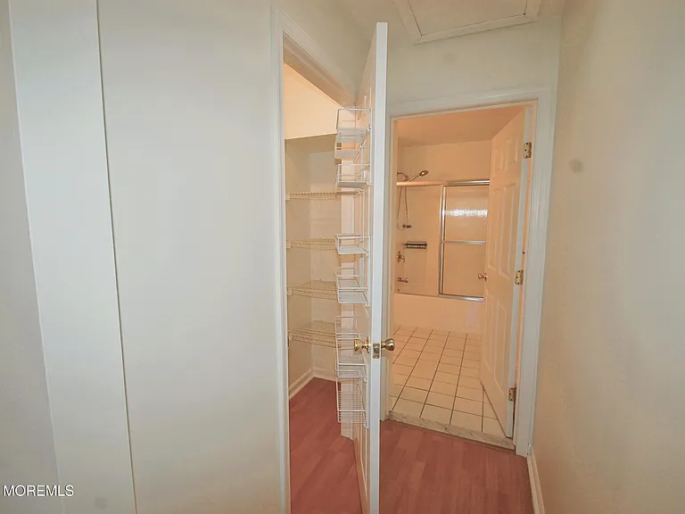574 Beachway Ave #7 — Photo 14