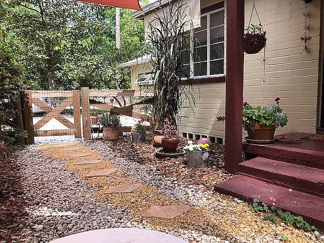 1st image of 1016 NE 13th Pl