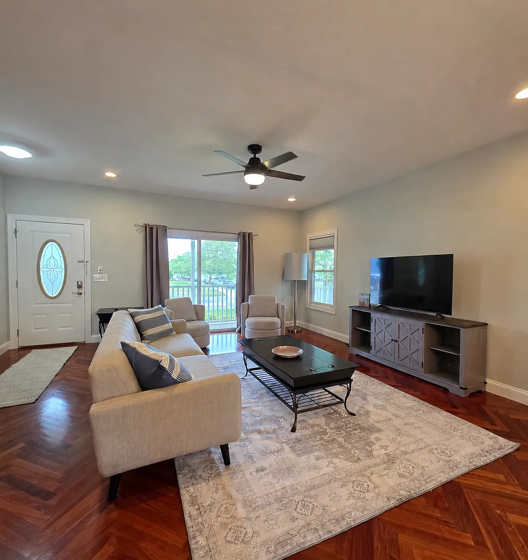 2 bed, 1200 sqft, $4,000 — Photo 3