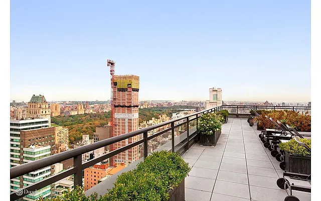 Rented by Miriam R Cortazzo, LREB | media 10