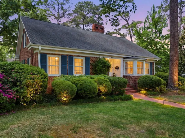 806 S 1st St, Smithfield, NC 27577