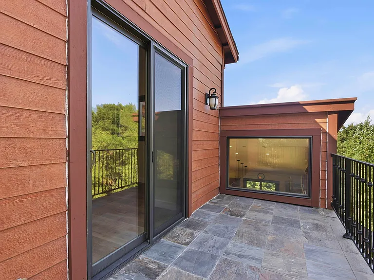 3911 Pepper Tree Ct — Photo 58